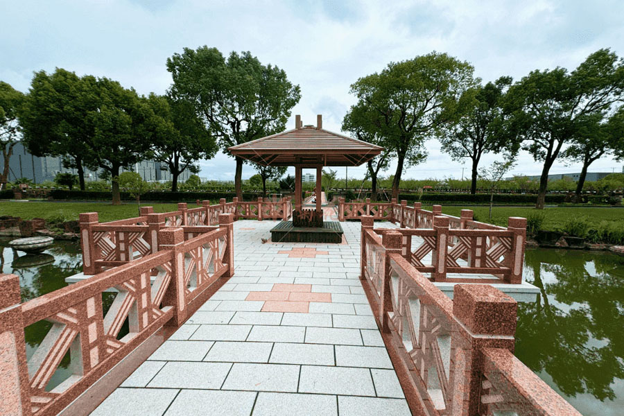 上海汇龙园园区休息亭