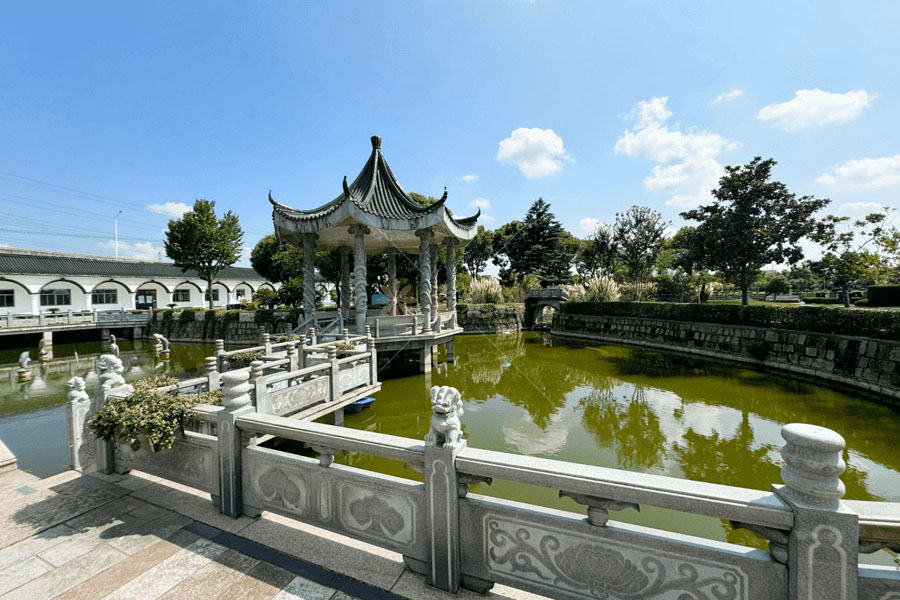 上海华南陵园园区休息亭 上海华南陵园园区休息亭