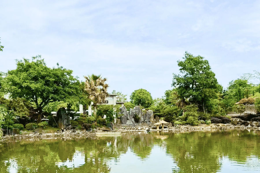 绍兴天山陵园园区景观图