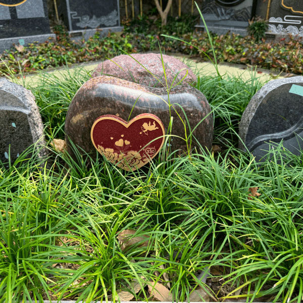 上海名流陵园传统立碑花坛葬墓型3号