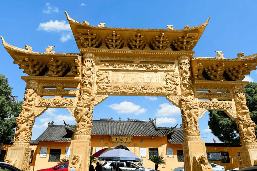 上海川沙寺陵园大门图