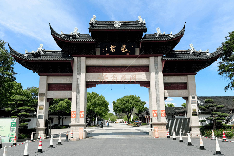 长安墓园大门图