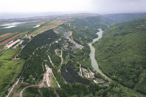 西安寿阳山墓园俯拍远景图