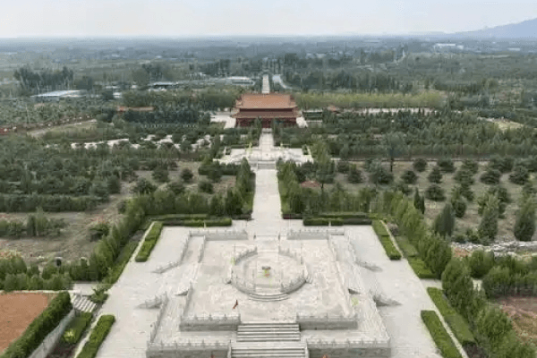 华龙皇家陵园