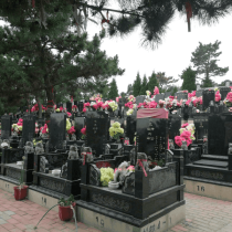 历城劳动人民安息园传统立碑
