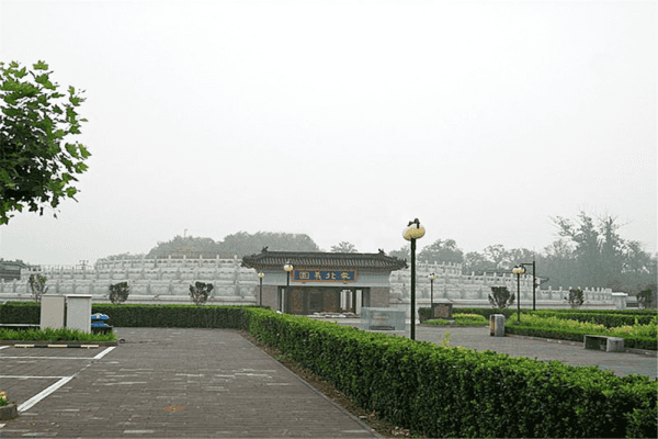 西静园公墓环境图
