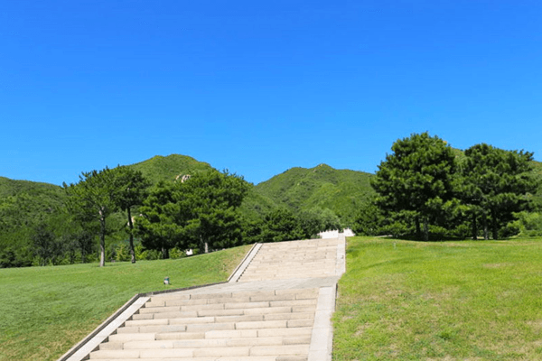 文山公墓景观图