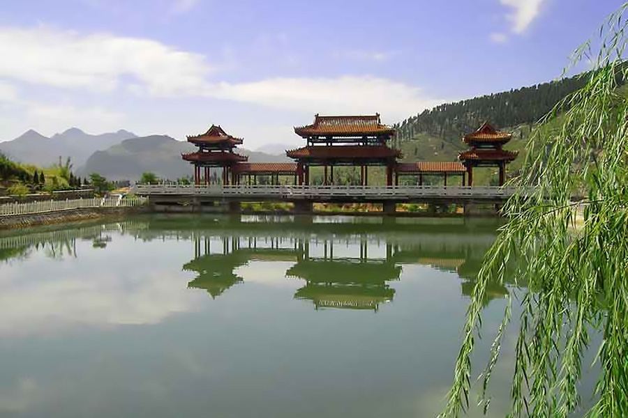 恭德陵园景观图