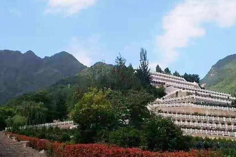 九龙山墓园景观图