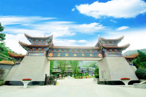 九龙山墓园大门图
