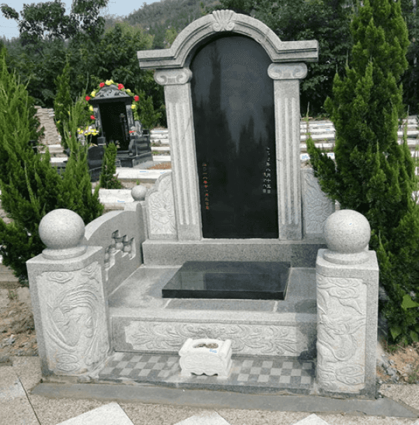 万福金像陵园传统立碑
