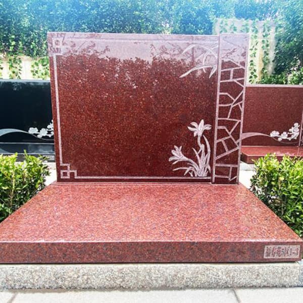 南郊骨灰寝园传统立碑