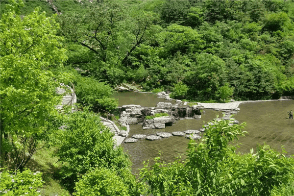 南郊骨灰寝园景观图 南郊骨灰寝园景观图