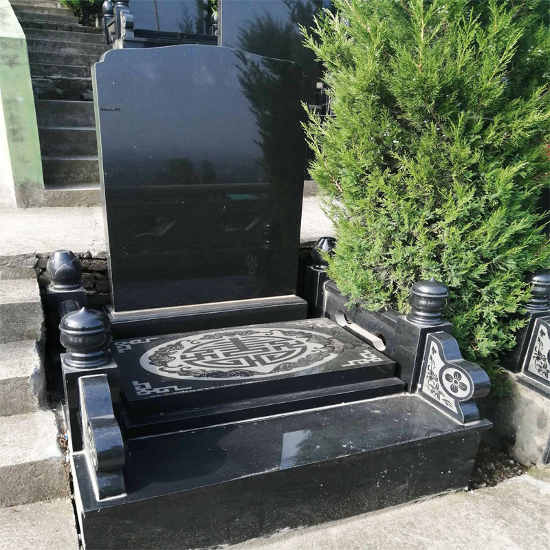 九龙山墓园传统立碑