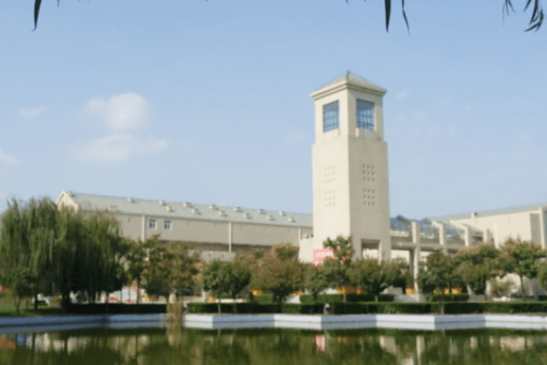 奉正塬公墓景观图