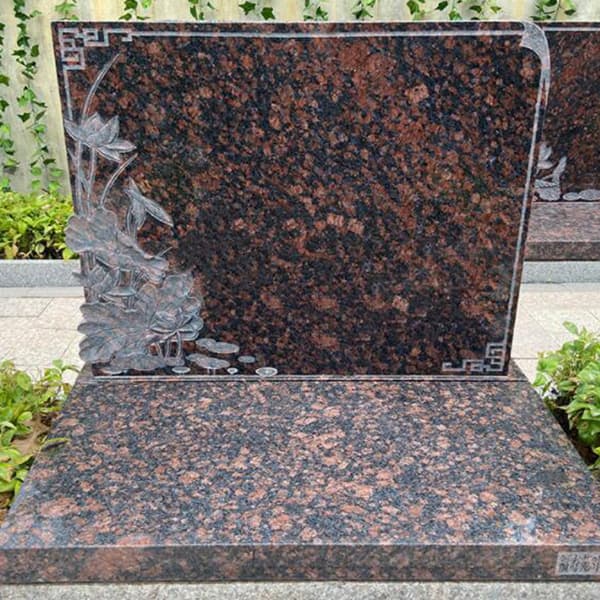 南郊骨灰寝园传统立碑