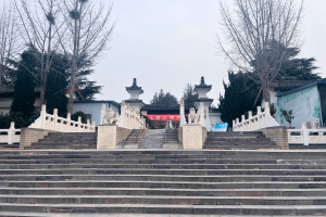 青龙岗纪念园大门