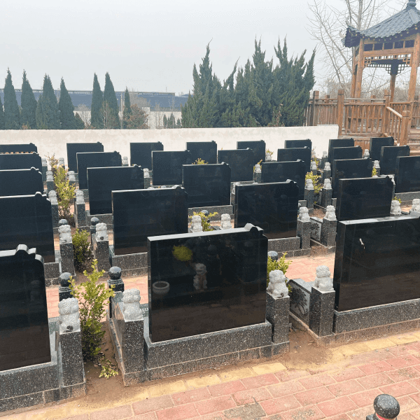 青龙岗纪念园传统立碑