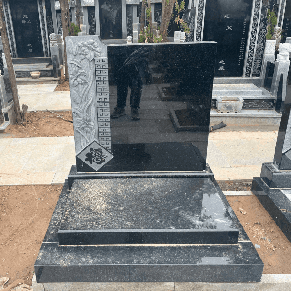 北邙陵园传统立碑